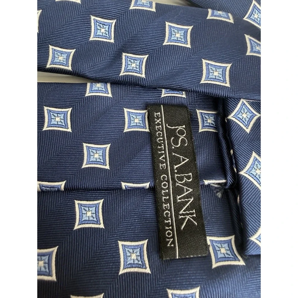 Jos. A. Bank Executive Silk Necktie Navy 3 3/8